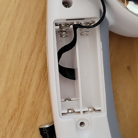 Bop It Pull Twist Shout Electronic Handheld Game TESTED and Works Great - Picture 8 of 9